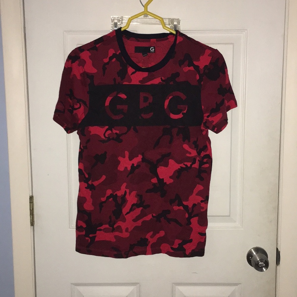 Red camo t shirt